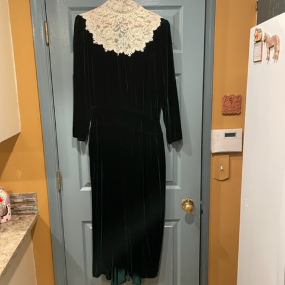 Jessica McClintock rare emerald green velvet dress w/ lace, worn once 80s sz 10